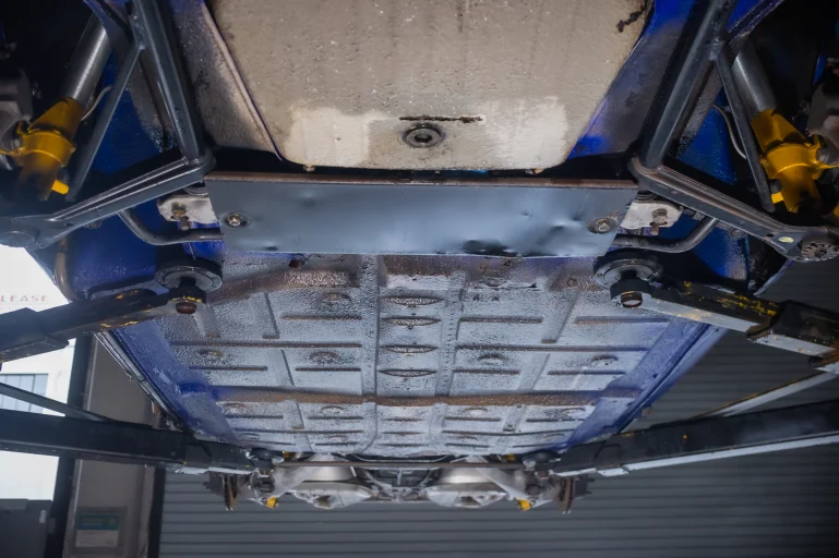 Vehicle image 370